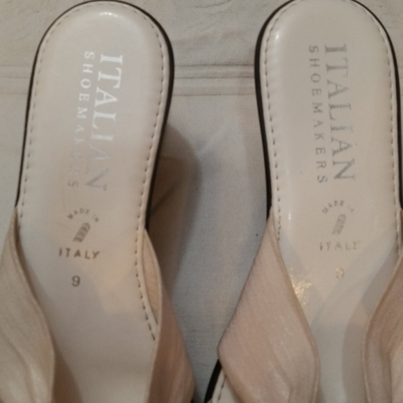 Italian Shoemakers White Wedge Sandals Shoes w/ Embellishment Size 9 - Picture 6 of 6